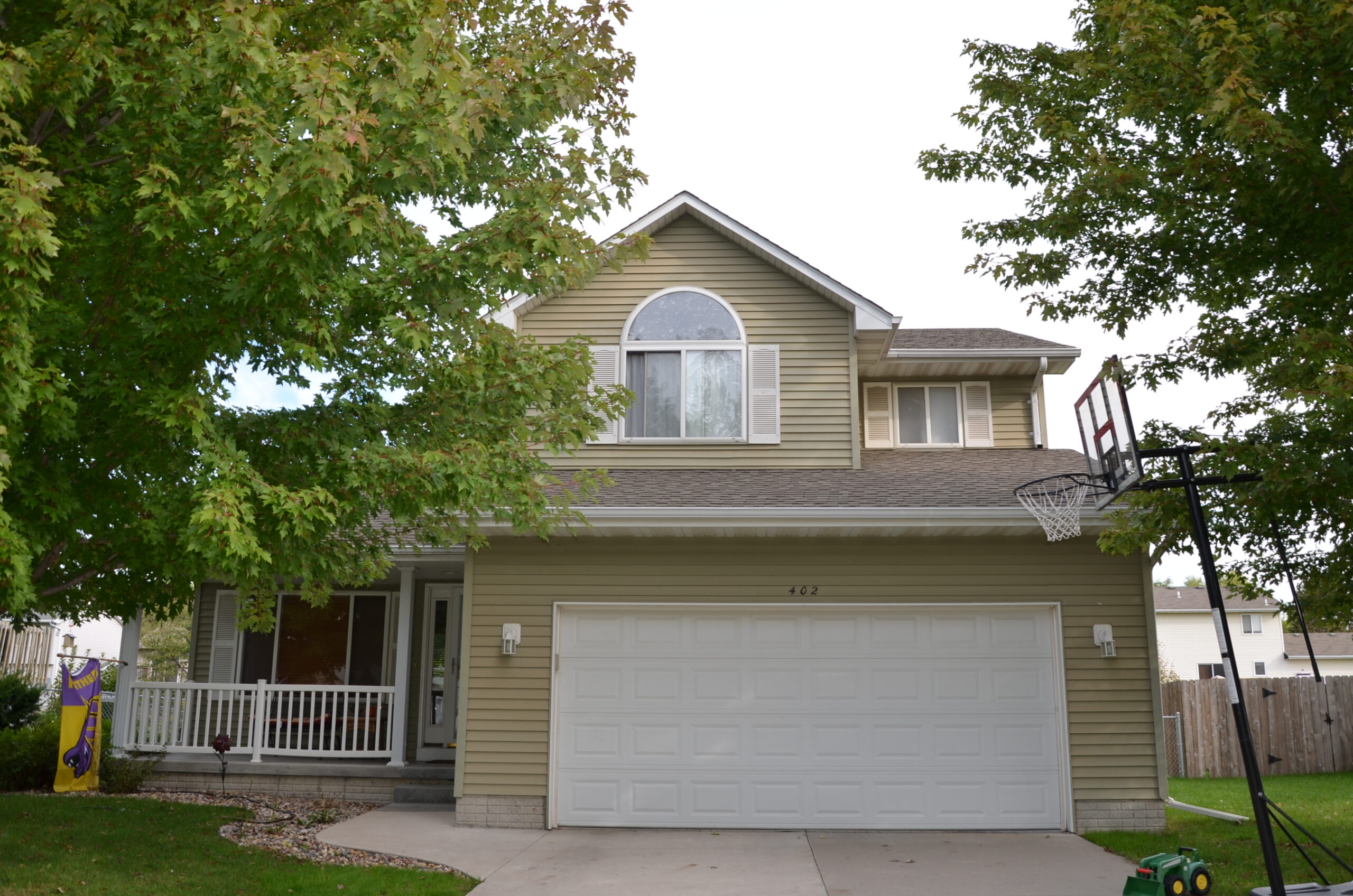 402 SE ORCHID ANK (Monthly Rent $1,995)